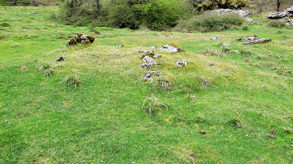 Santa Marina e hego tumulua, Urbasa