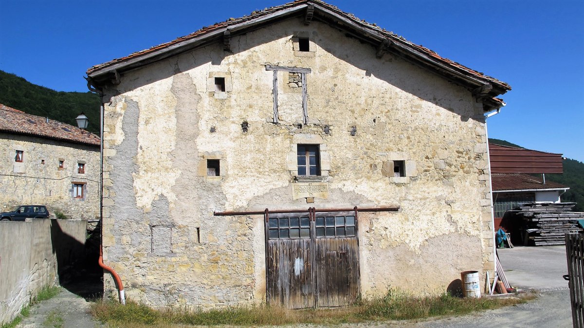 Petrnea etxea, Gorronz-Ultzama