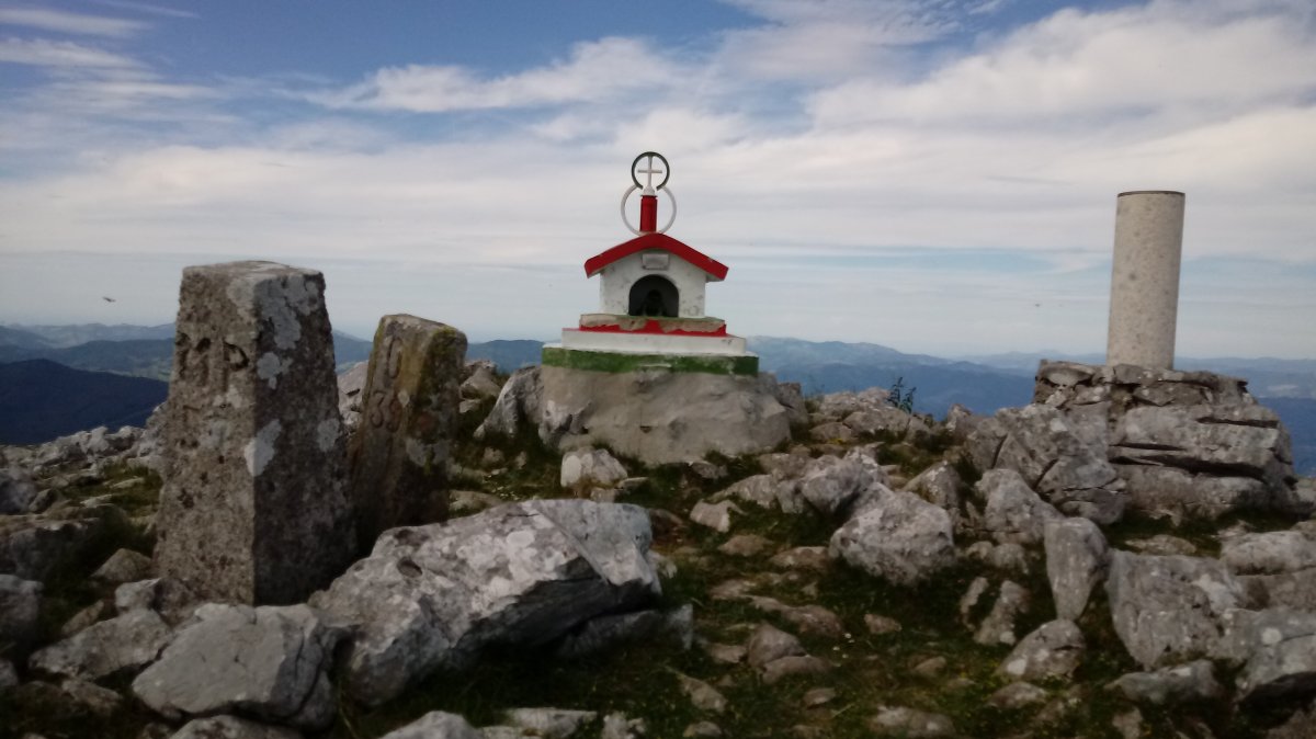 Artzanburu (1368m) postontzia