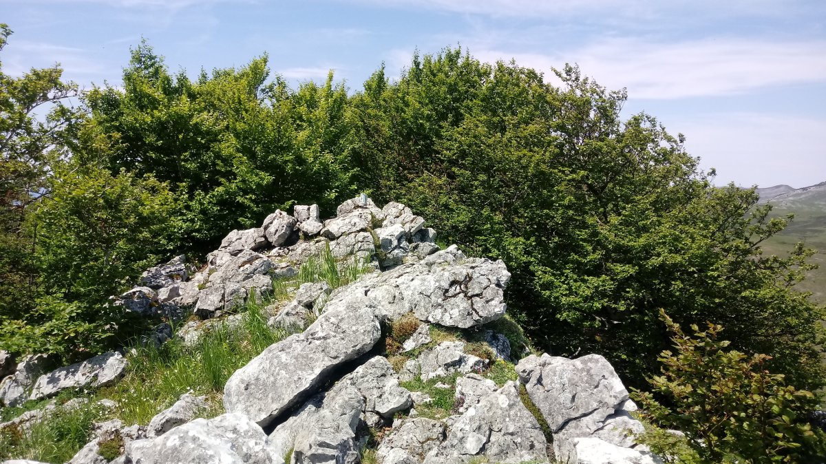 Txameni (1299m) tontorra