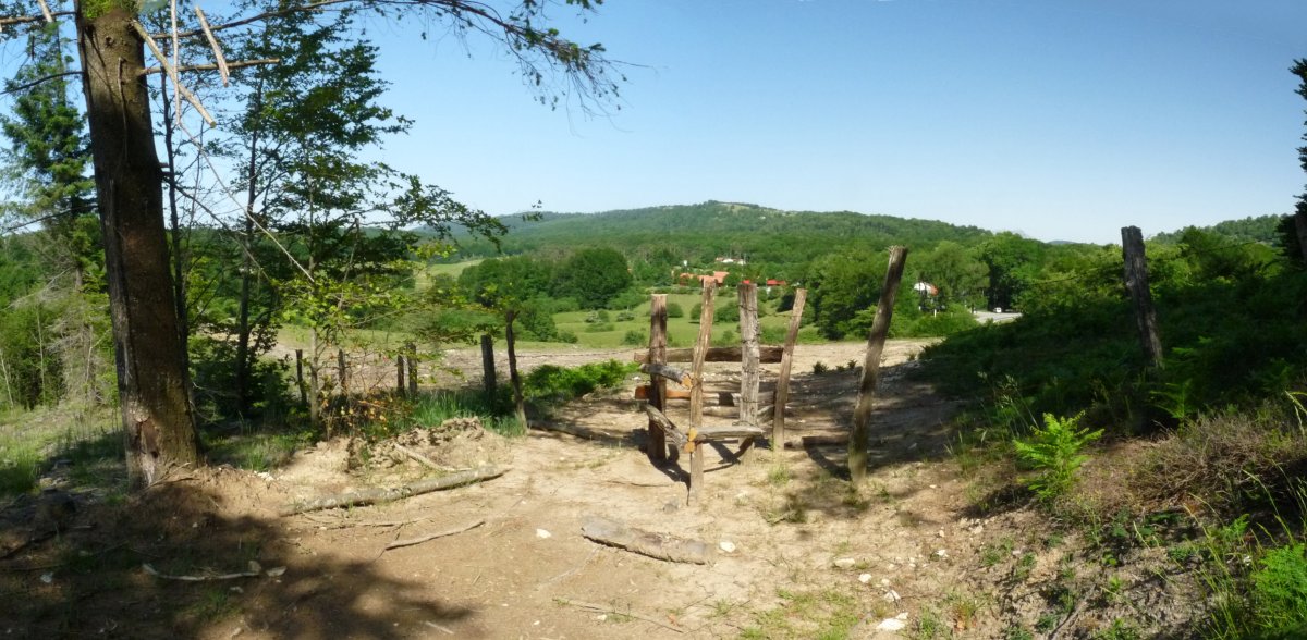 Ataka, kanpinetik hurbil