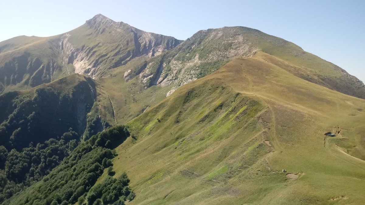 Xaxpigaña (1768m) eta Orhi (2017m) Thartapuntako (1526m) tontorraldetik