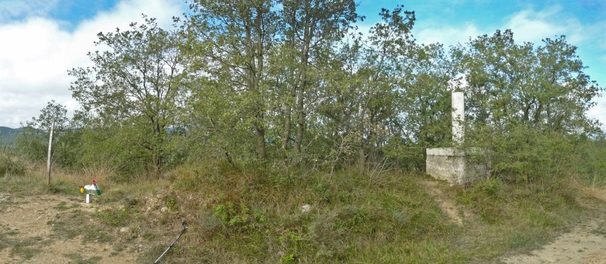 Egañako gailurra, erpin geodesikoa eta guzti