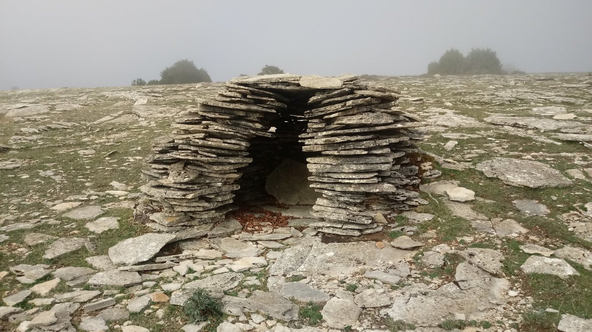 Aterpetxoa, Mugaga aldean