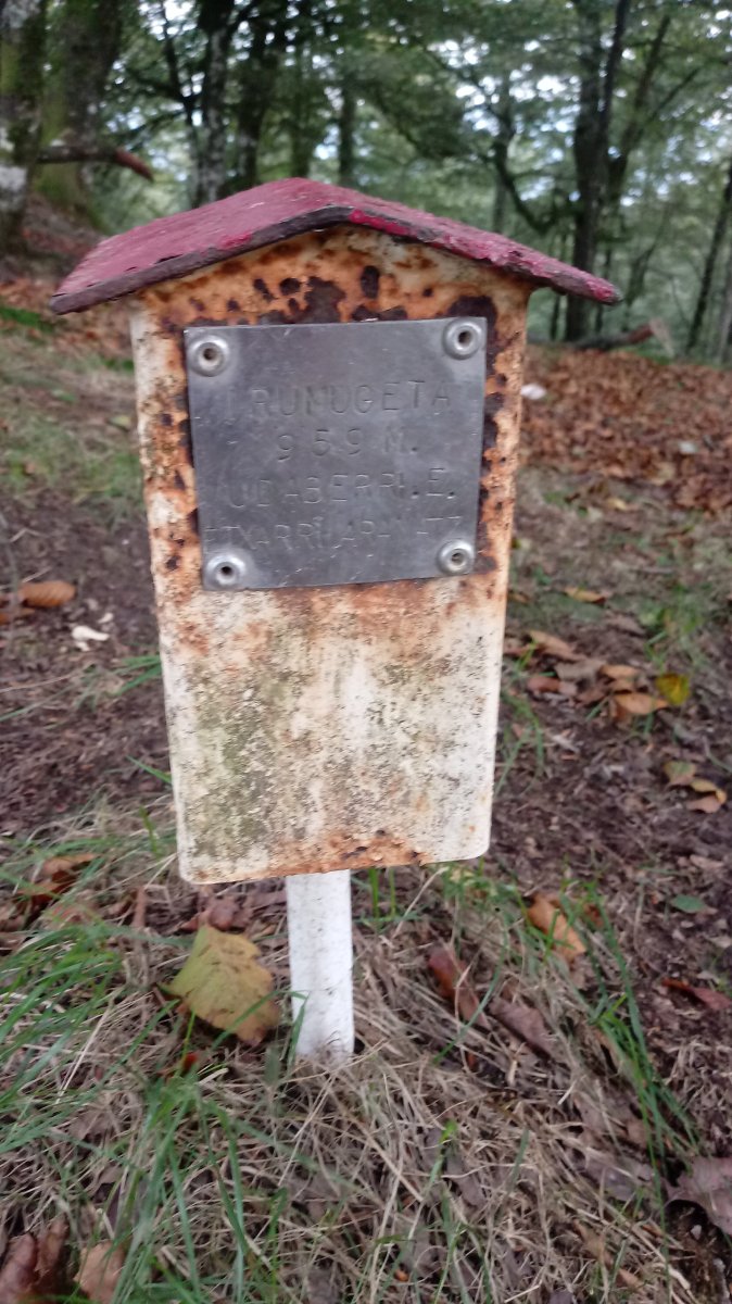 Irumugeta (965m) postontzia