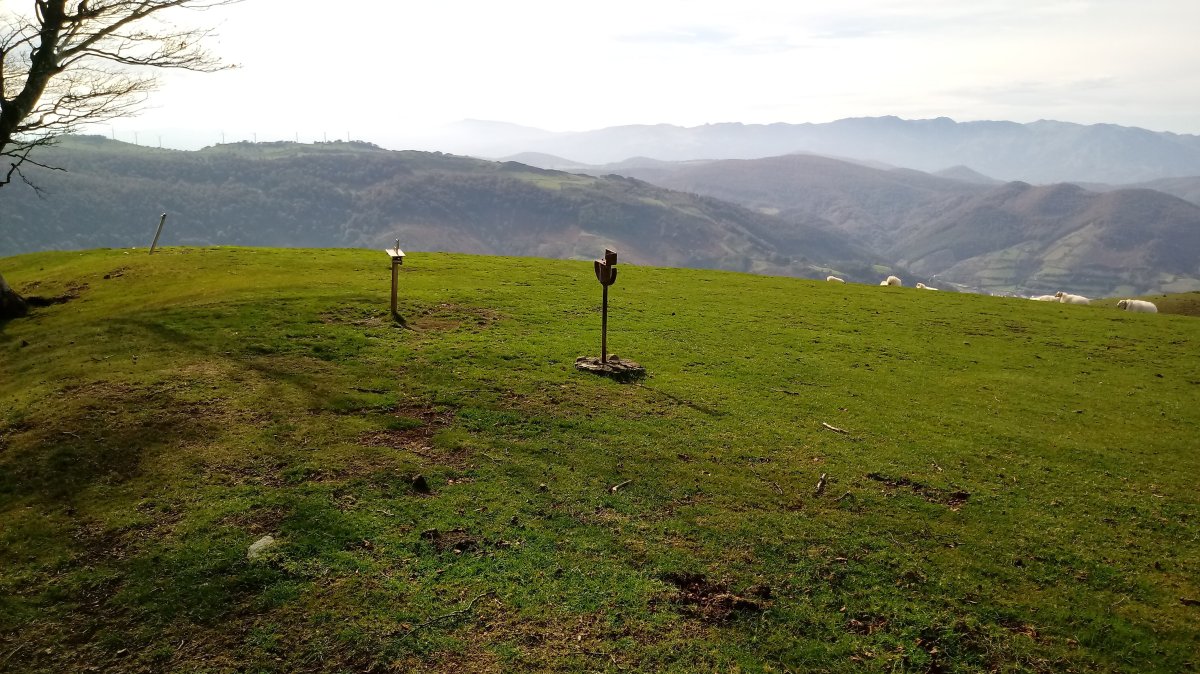 Eguzkizko Muinoa (1083m) tontorra