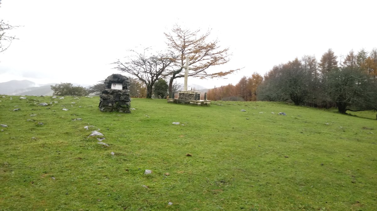 Loatzo (633m) tontorra