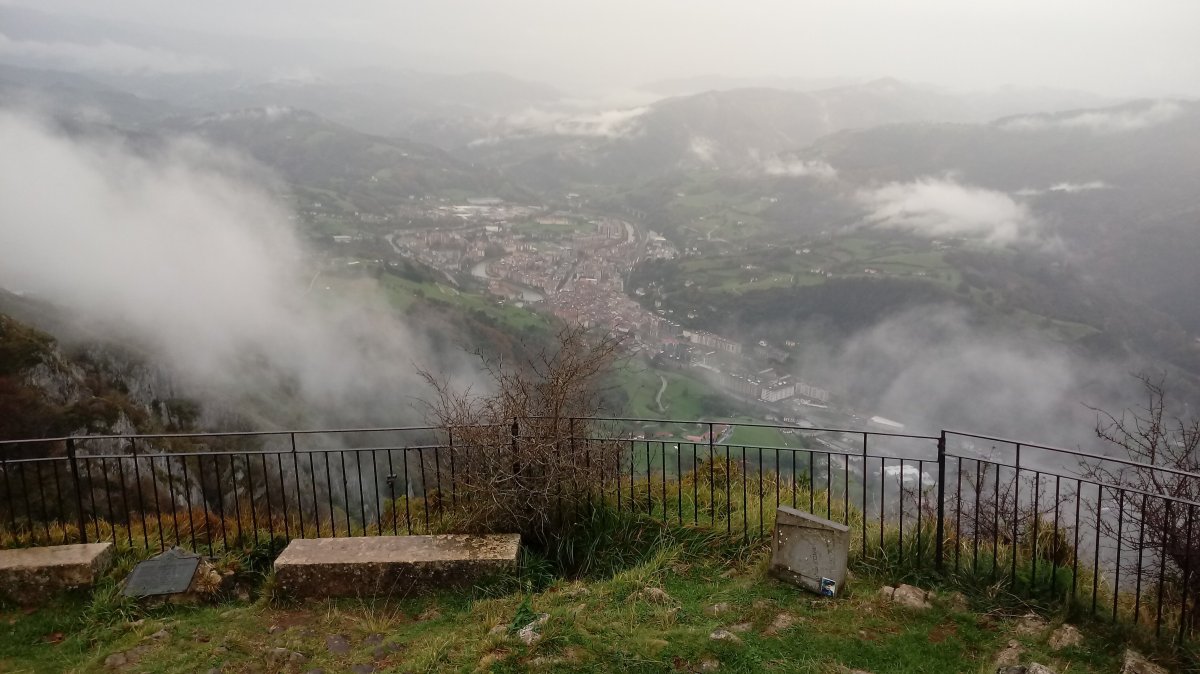 Tolosa hiria, Uzturreko gurutzeko begiratokitik