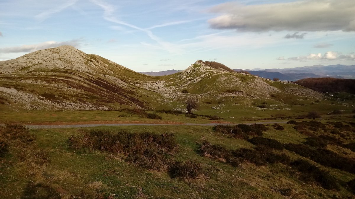 Uarrain (ezk) eta Arriolatz (esk)