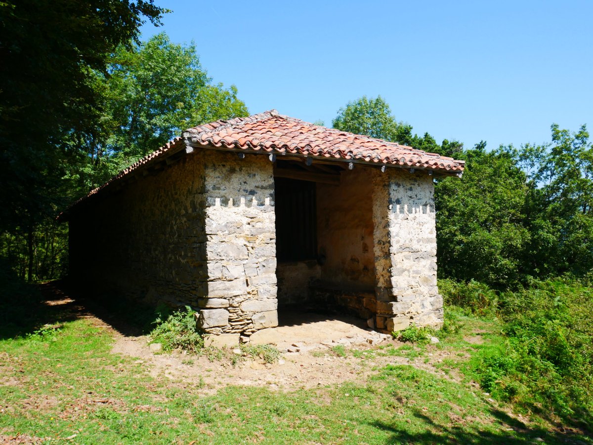 Santa Kruz ermita, Areso