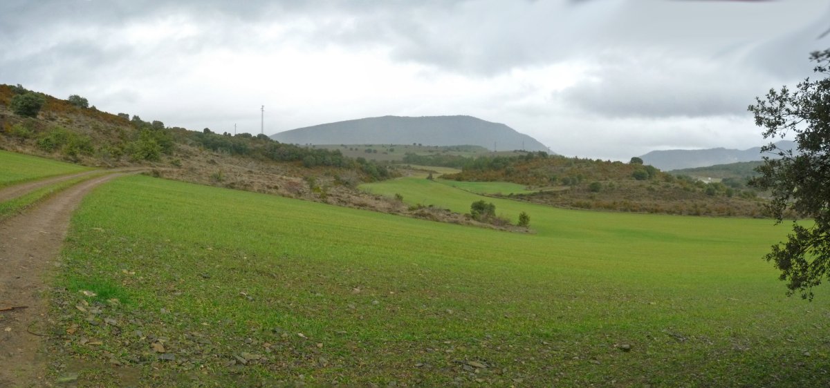Isoko mendateko bidea, soroen artean