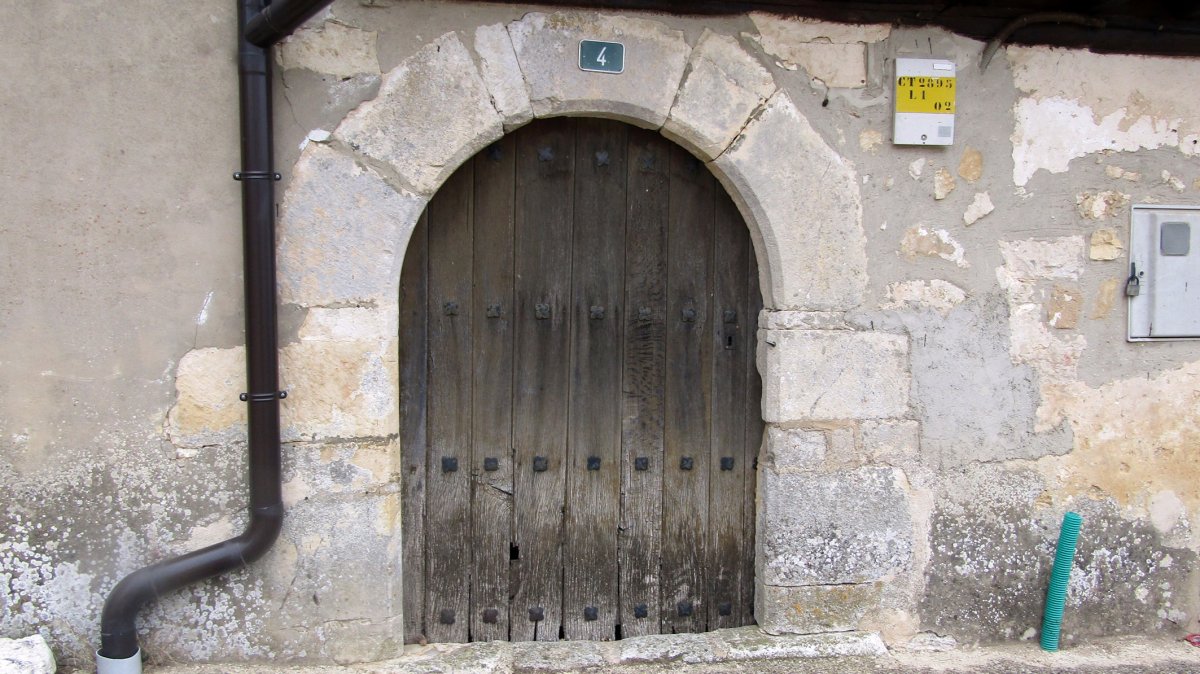 San Esteban eliza, Ibisate Arraia-Maeztu