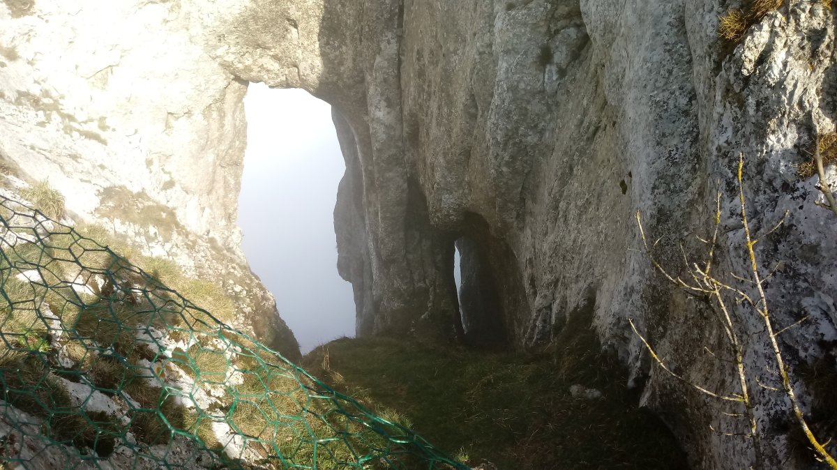 Legunbeko haitzuloak