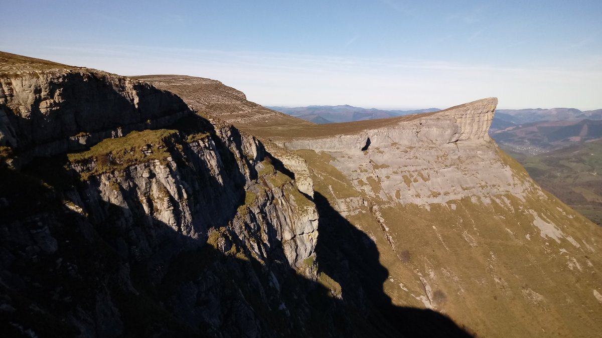 Ungino mendia Menerdiga lepo aldetik