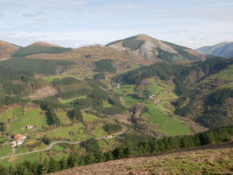 Mendebaldetik ikusita