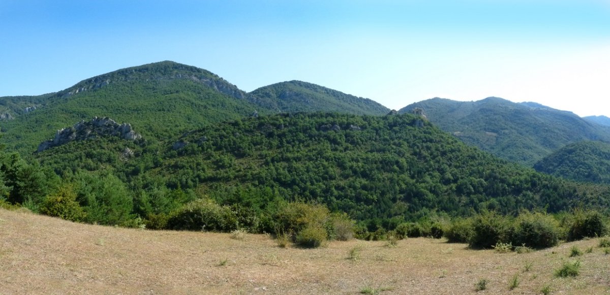 Sandoaingo harriak, Elkoazko pistatik