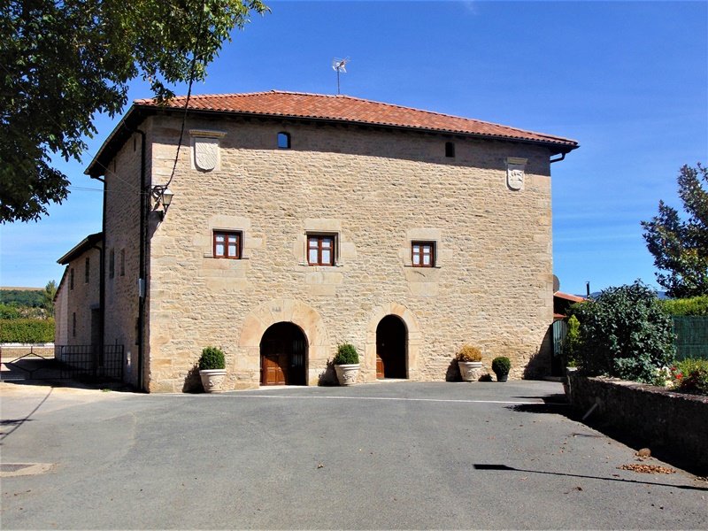 Guevara-Lazarraga Jauregia Oreitian