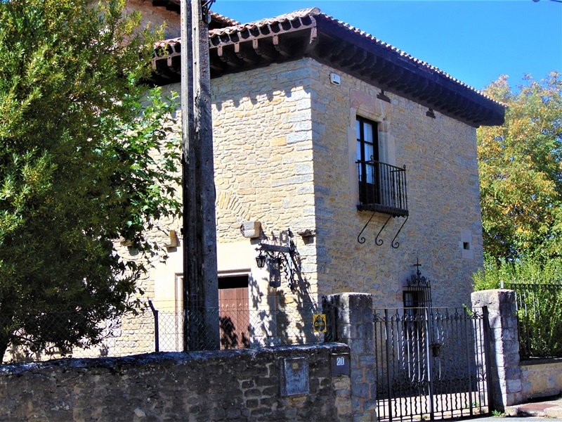 Dorre Zuria Jauregia Oreitian