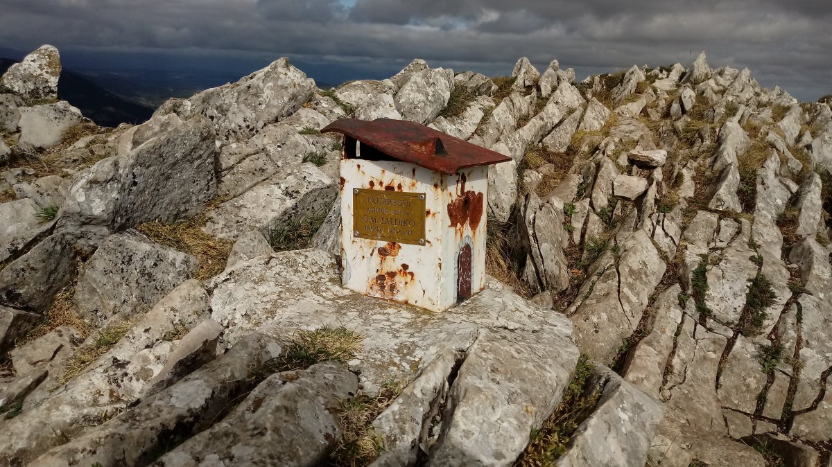 Txurregi (1125m), postontzia