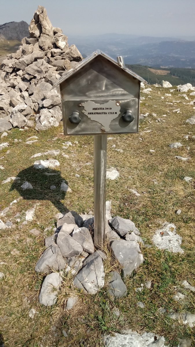Arranbaltza (1252m) postontzia.jpg