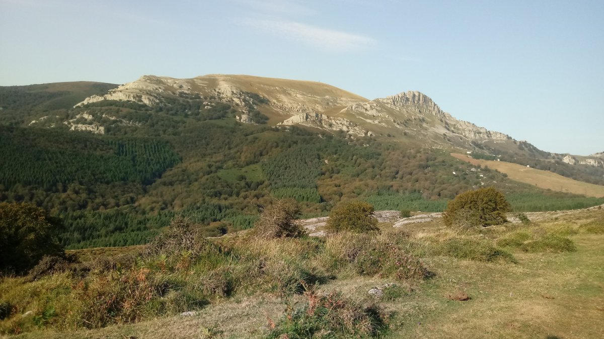 Gorbeia eta Aldamin Atxuriko pasabidetik