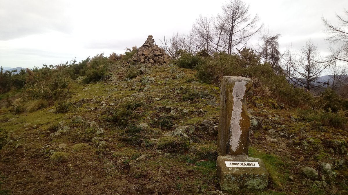 Trintxuleku (869m) tontorra