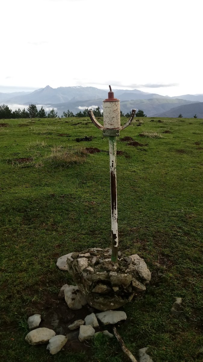 Eluztizain (809m) postontzia