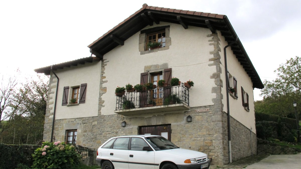 Apeztegia etxea, Udabe-Basaburua