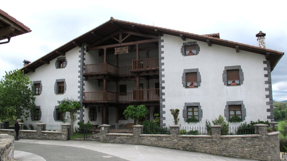 Hirustanea etxea, Beramendi-Basaburua