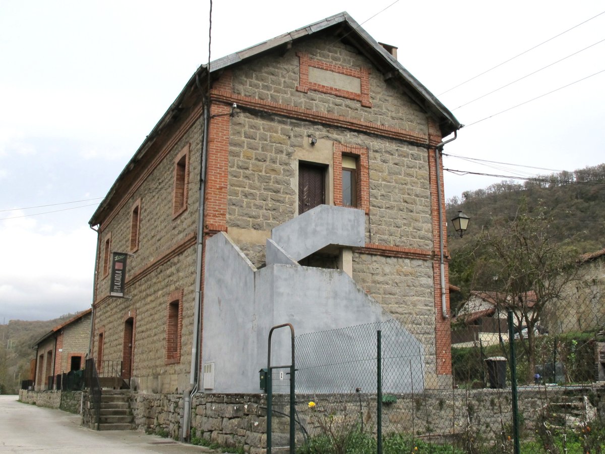 Estazioa, Latasa-Imotz