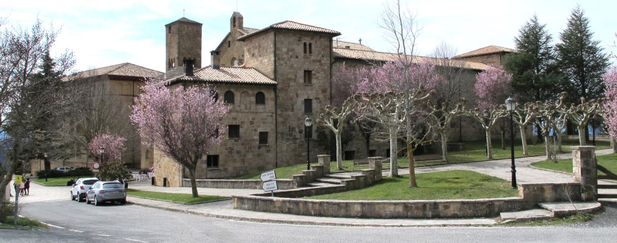 Leire monastegia, Esa