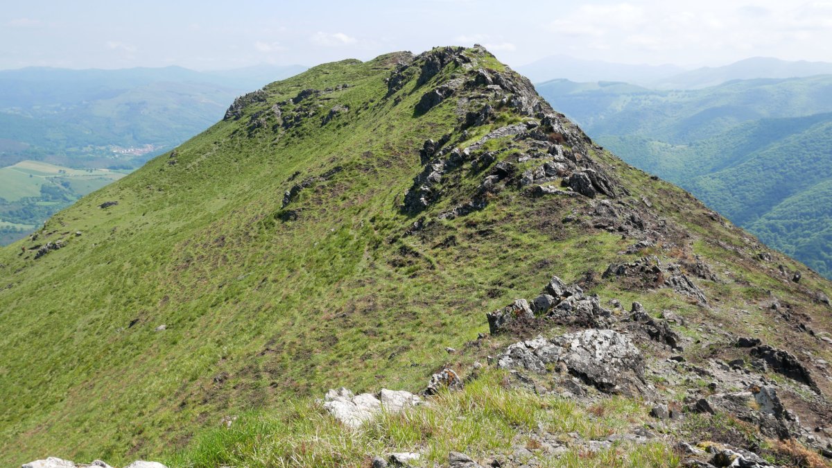 Monaxketa, IEko gailurra