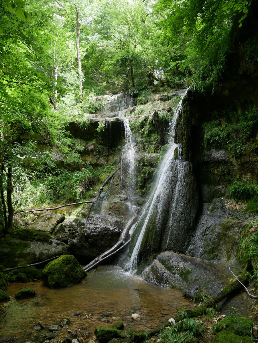 Behe aldeko bigarren ur-jauzia