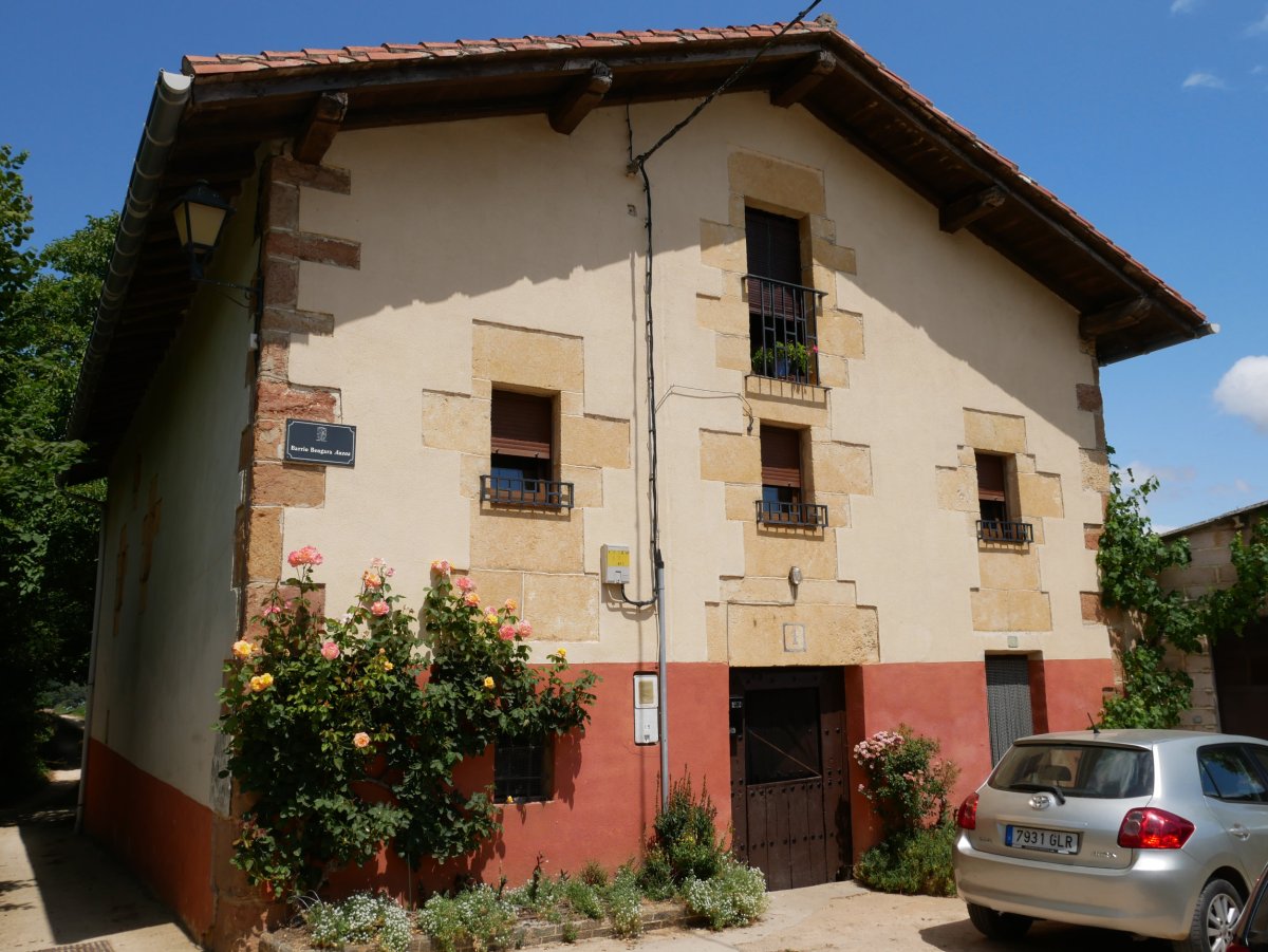 Bengara auzoko etxea, Apilaiz