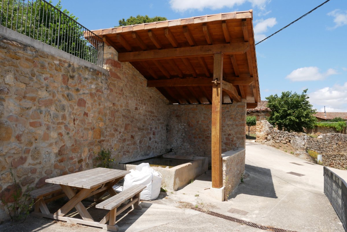 Bengara auzoko garbitokia, Apilaiz