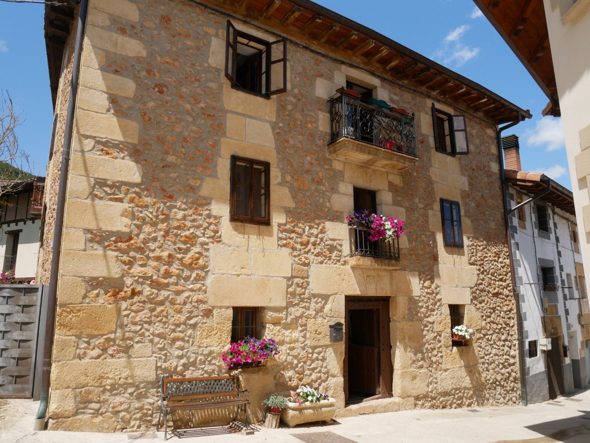 Goikara auzoko etxea, Apilaiz