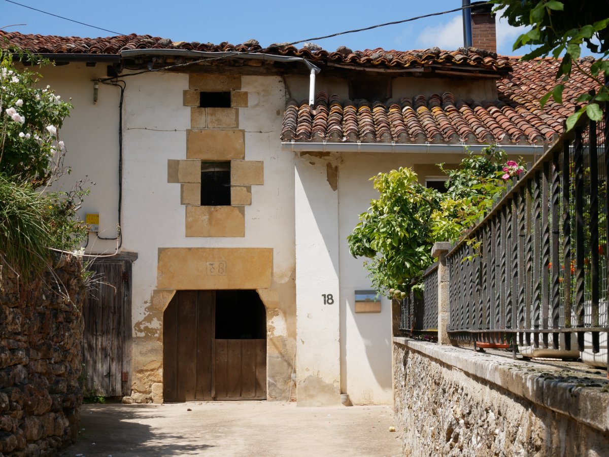 Goikara auzoko etxea, Apilaiz