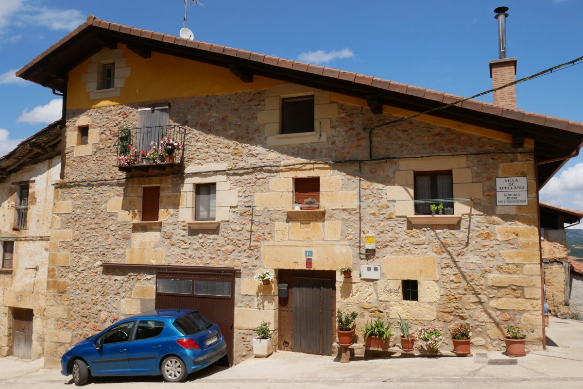 Goikara auzoko etxea, Apilaiz