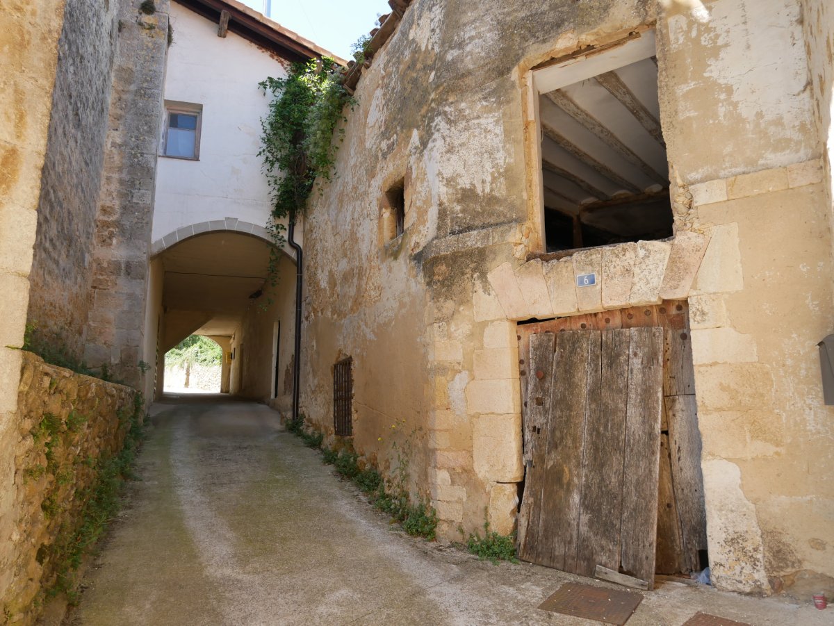 Elizaren aldameneko pasabidea, Bujanda