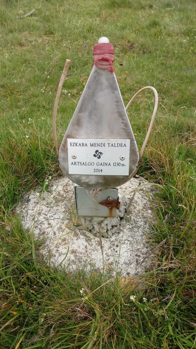 Artsal (1230m) tontorreko postontzia