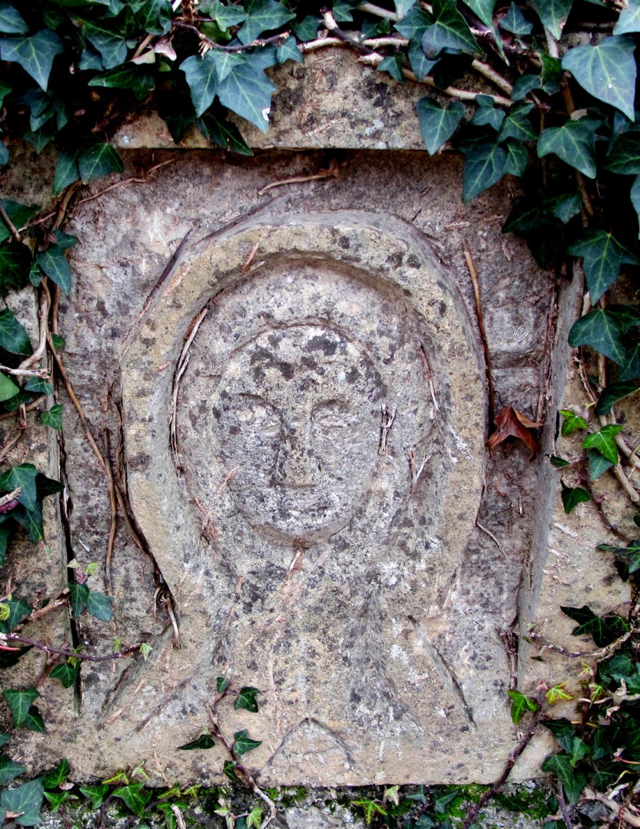 Oroigarria Larrakosetako bidearen horman itxatxia, Berroeta-Baztan