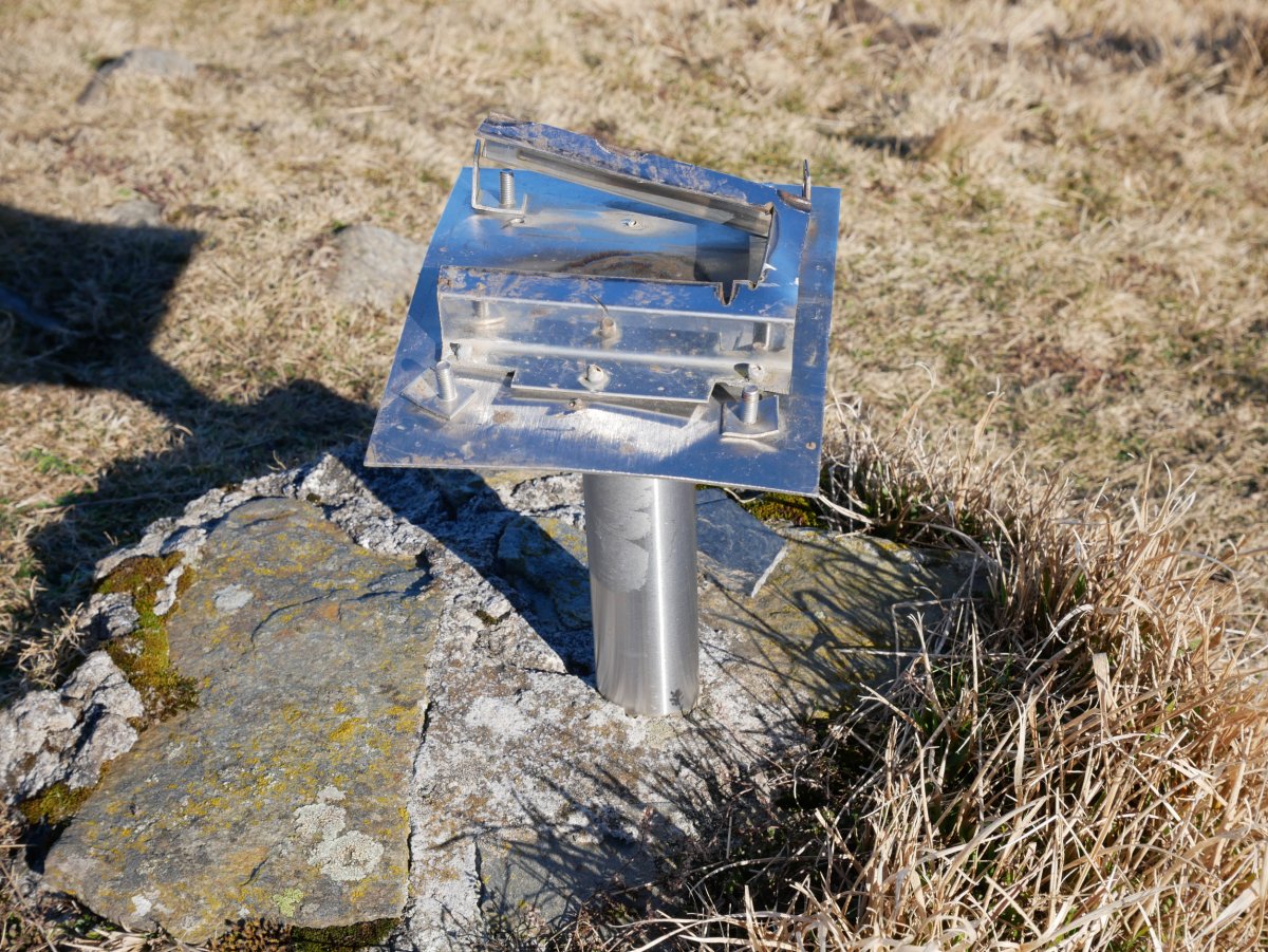 Txartelontzia urratuta, lastima da