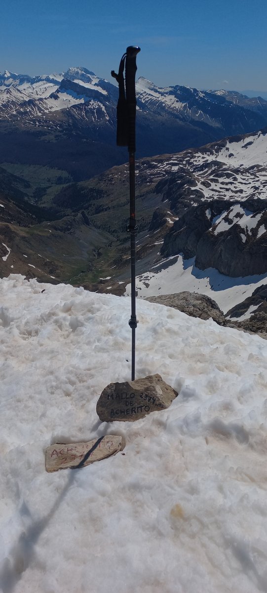 Atxerito (2374m) tontorra