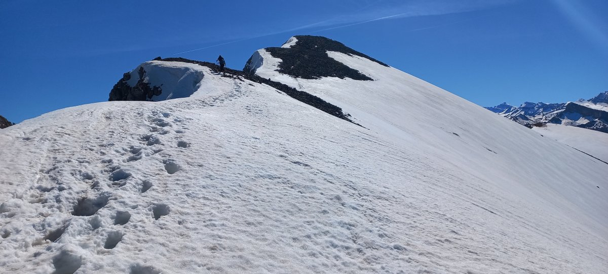 Gamueta (2329m) gandorrean gora