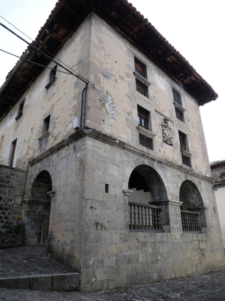 Lopez jauregia, Erronkari