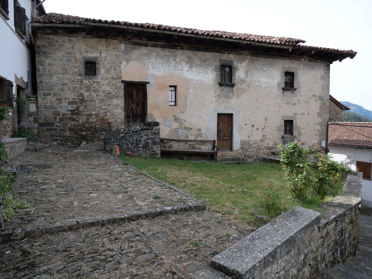 Lopez jauregia, Erronkari