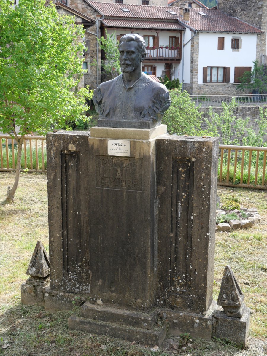 Julian Gayarreren jaiotetxea, Erronkari