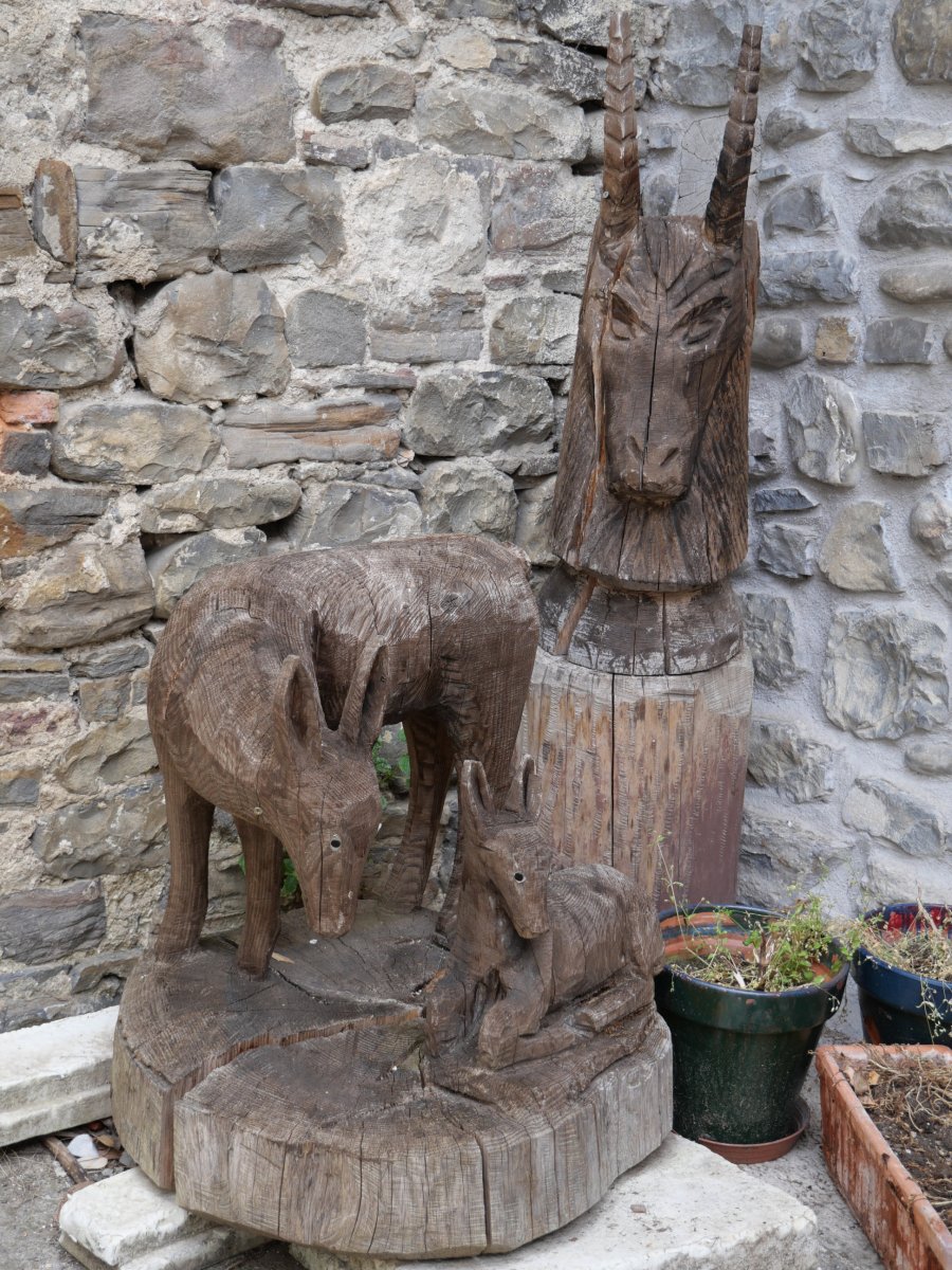 Zurezko eskulturak, Burgi