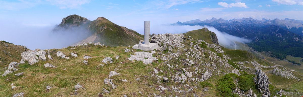 Hegoaldeko tontorretik ikusita, Lakhura