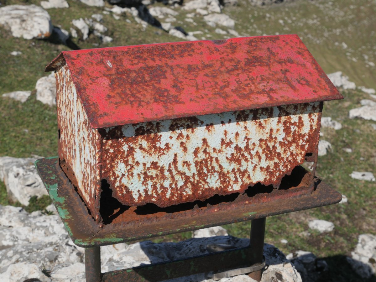 Arrubi, txartelontzi zaharra